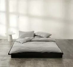 Calvin Klein Home Logo Essentials Vuodevaatteet 150x210 Cm, Stone -halpa Tyynyt & Peitot kauppa calvin klein home logo essentials 150x2101x50x60 duvetcoverset dusk 13